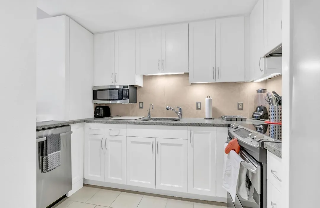 Heaven On Washington Fully Furnished Apartments-1